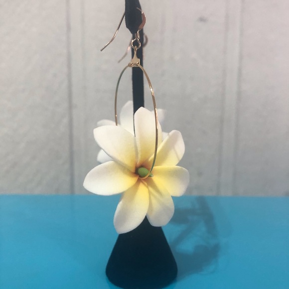 Foam Flower Earrings - Picture 5 of 11